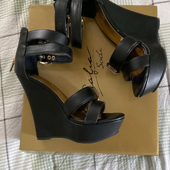 Never worn black wedges - Picture 4 of 6
